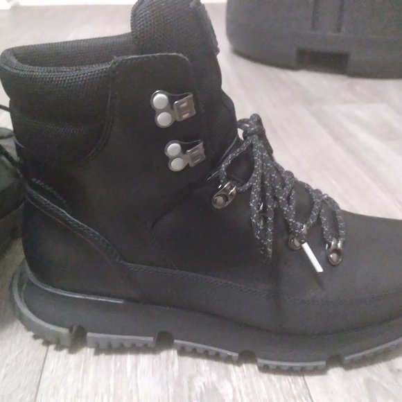 cole haan - Picture 4 of 6